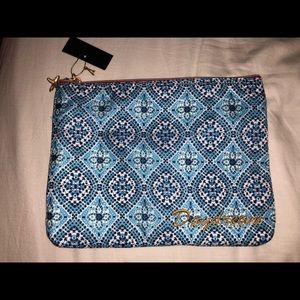 Cosmetic bag
